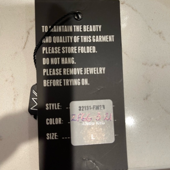 Metric Knits Sweater in Large - Picture 8 of 8